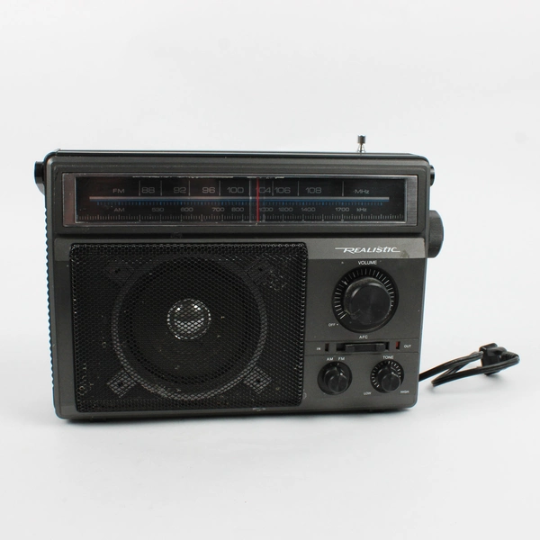 Vintage Realistic Model # 12-625A AM/FM Portable Radio Untested