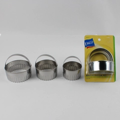 Lot of 4 Ekco Silver Metal Biscuit Cutter Sets