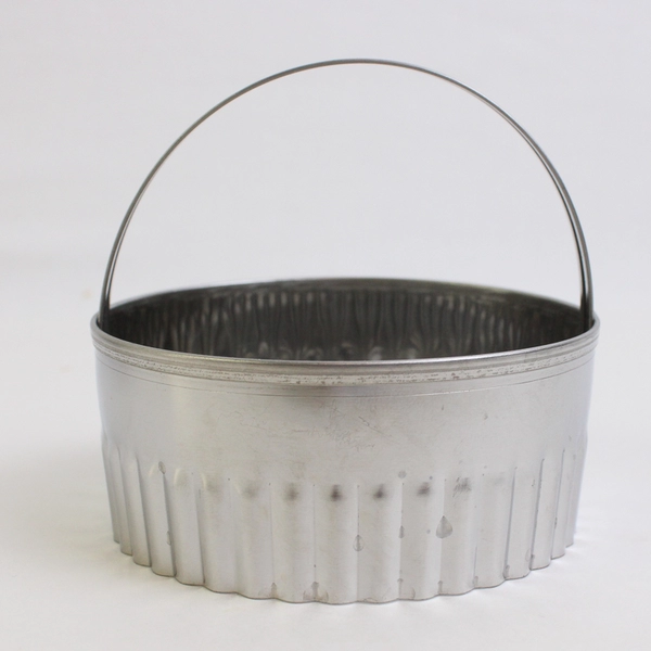 Lot of 4 Ekco Silver Metal Biscuit Cutter Sets