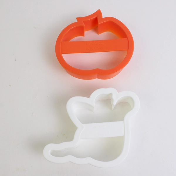 Set Of 3 Fox Run Plastic Halloween Cookie Cutters And 3 Pumpkin Carving Tools