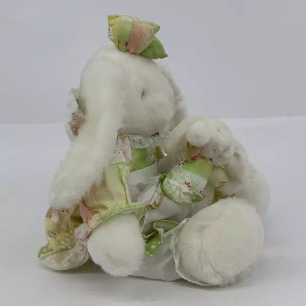 Pacifix Plush White Momma Rabbit With 2 Little Bunnies In Her Dress Pockets