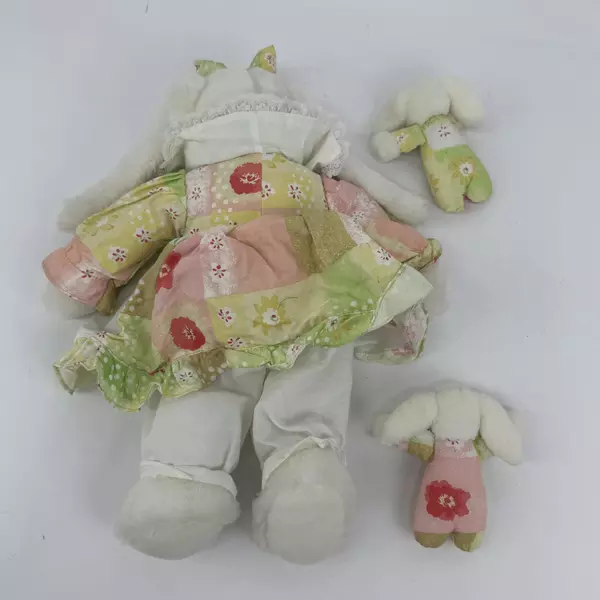 Pacifix Plush White Momma Rabbit With 2 Little Bunnies In Her Dress Pockets