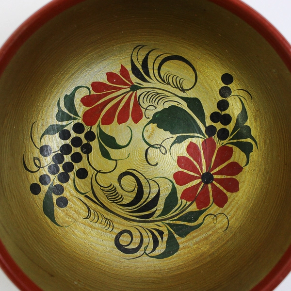 Small Russian Lacquered Painted Decorative Bowl