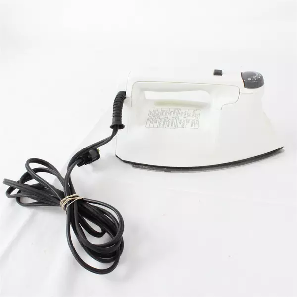 Proctor Silex Steam Iron Ultra Ease 17100