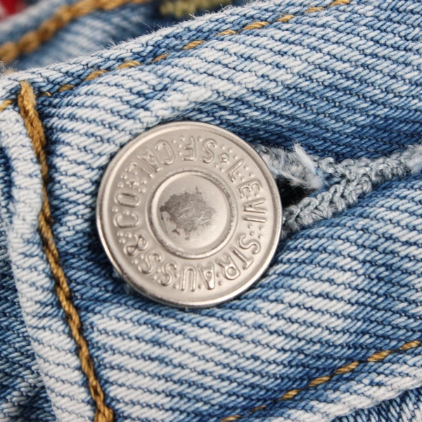 Levi's Women's 27 Light Wash Distressed Ribcage Shorts 