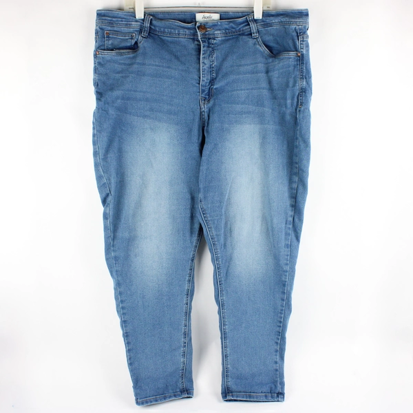 Angels Forever Young Women’s 22W Light Wash Tapered Leg Jeans