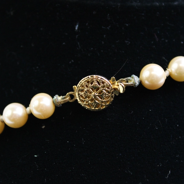 Vintage 15.5 Inch Artificial Pearl Choker Necklace