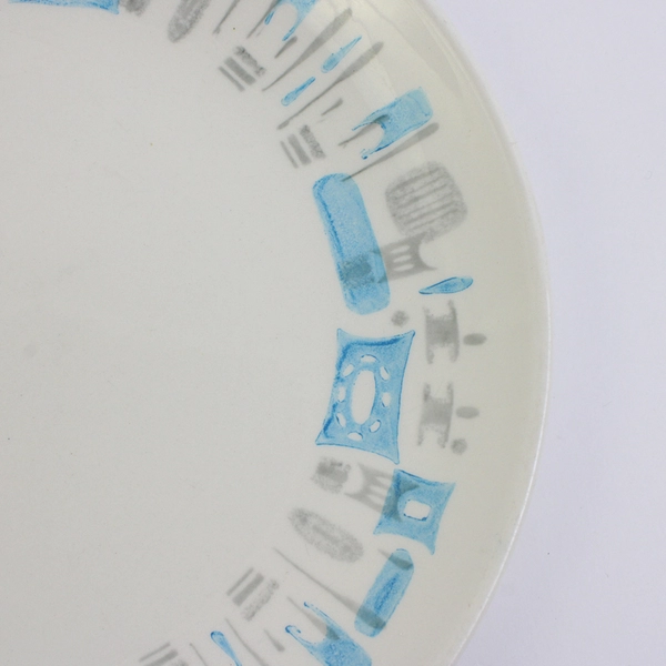 Royal (USA) Blue Heaven Pattern Ceramic Dinner Plate 10.25" Diameter