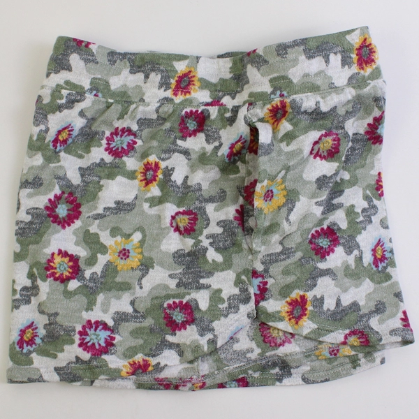 Secret Treasures Camo Floral Pattern Pajama Shorts Women's Size L (12-14)