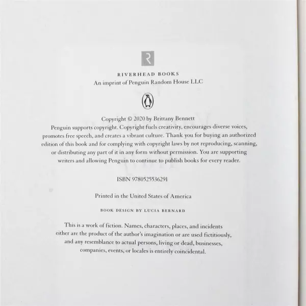 The Vanishing Half Hardcover Book by Brit Bennett