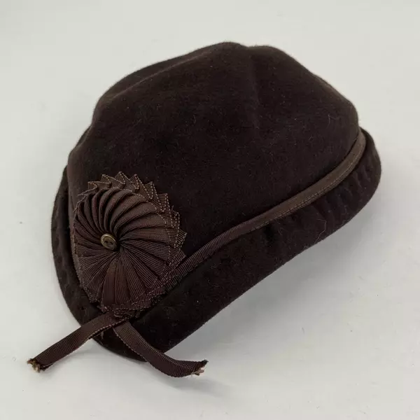 Vintage Brown Wool Merrimac Women's Hat Size 22 (Medium)