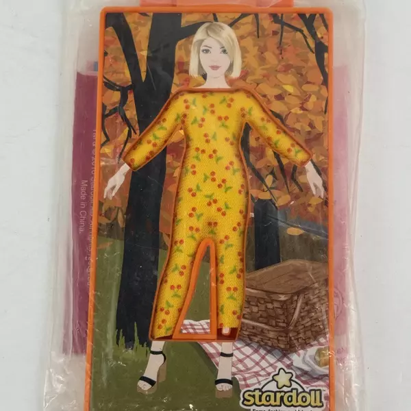 2010 Burger King Stardoll Fame, Fashion and Friends Doll Figure Sealed