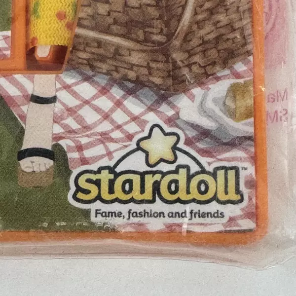 2010 Burger King Stardoll Fame, Fashion and Friends Doll Figure Sealed