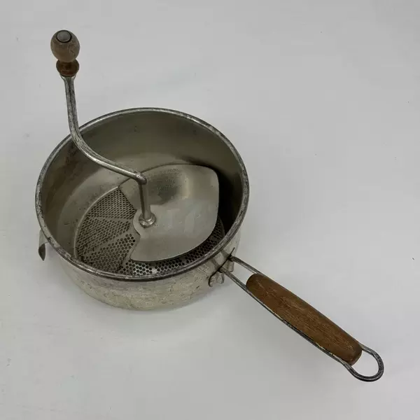 VTG Foley Food Mill Masher Strainer Wood Handles Patent 1921936 Pot Rests