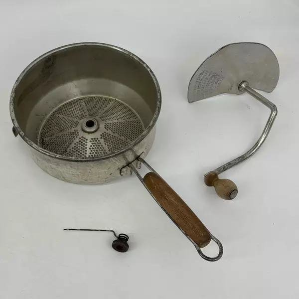 VTG Foley Food Mill Masher Strainer Wood Handles Patent 1921936 Pot Rests
