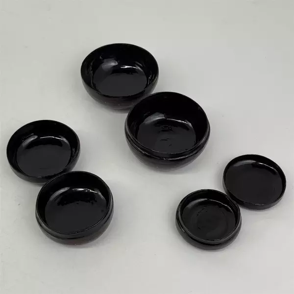 Set of 3 Vintage Hand Painted Floral Black Lacquer Round Nesting Trinket Boxes