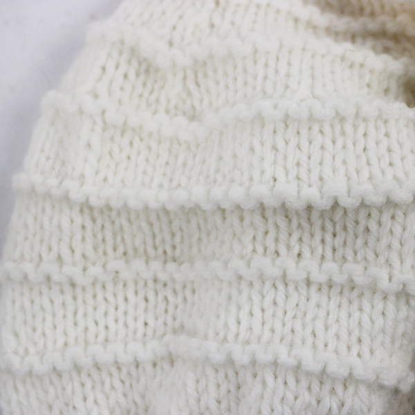 Women's Hand-Knit White Pom-Pom Beret Hat One Size