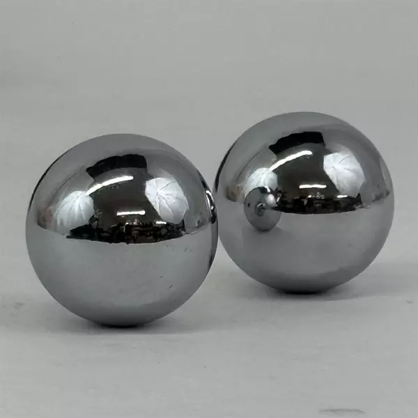 Chinese Stainless Steel Baoding Exercise Metal Balls With Green Silk Covered Box
