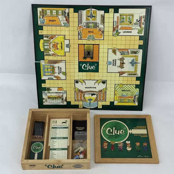 2002 Parker Brothers Clue Detective Game Wooden Box Bookshelf Edition