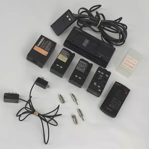 Sony CCD-F55 Handycam Camcorde Untested