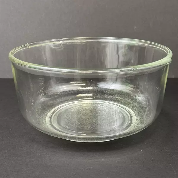 Heavy Clear Glass Mixing Bowl 2.5 Qt  9.5" W x 4.75"