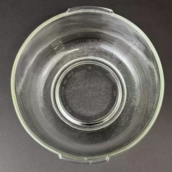 Heavy Clear Glass Mixing Bowl 2.5 Qt  9.5" W x 4.75"