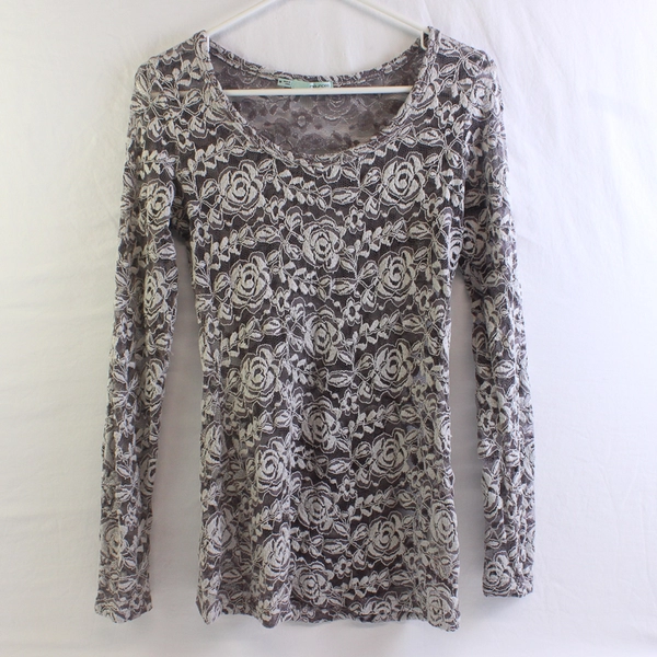 Maurices Gray and Mauve Floral Lace Long-Sleeve Top Women's Size Medium