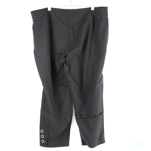 Zac & Rachel Women's 22W Black Pull-On Stretch Capris with Grommet Detailing 