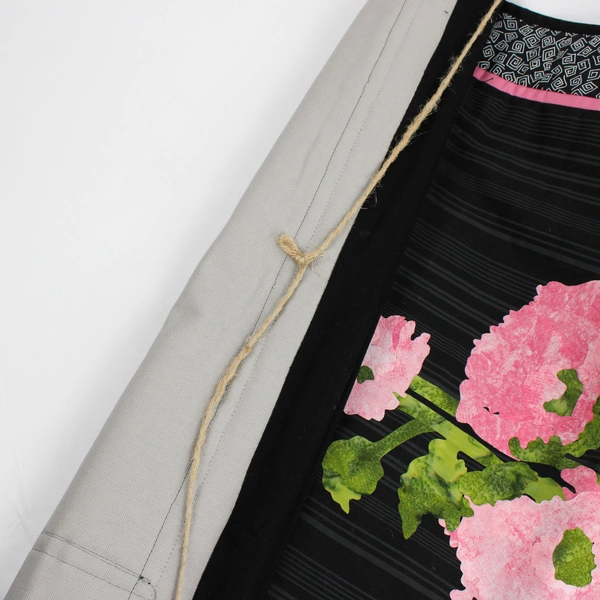 Beautiful Handmade Wall Hanging Quilt  22"X30" Black with Pink Flowers