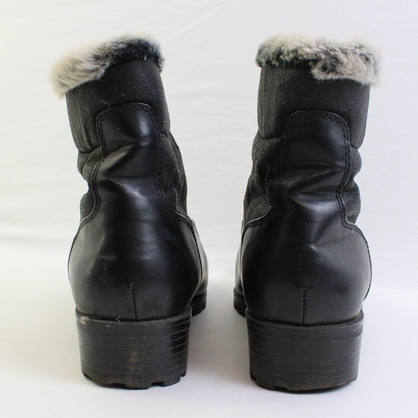 St. John's Bay Faux Leather Ankle Boots 1.5" Heel Women's Size 8M