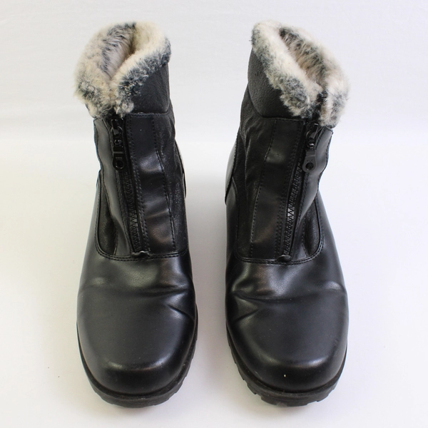 St. John's Bay Faux Leather Ankle Boots 1.5" Heel Women's Size 8M