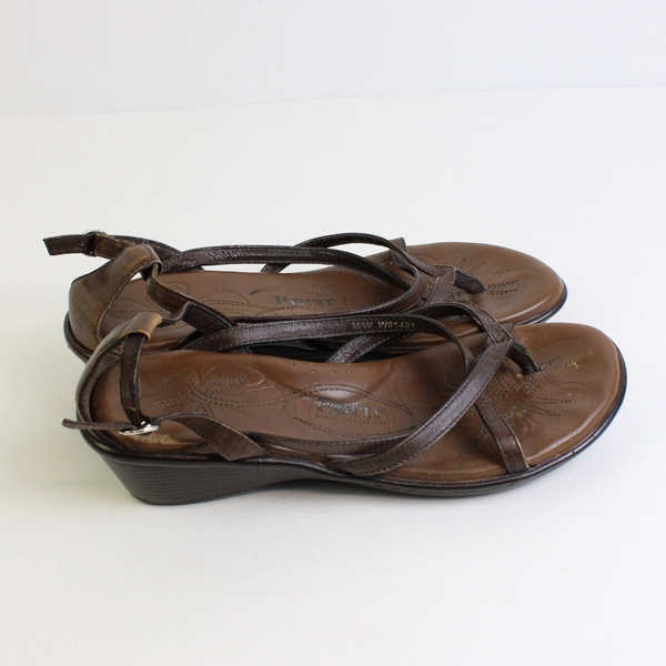 Born Brown Faux Leather Strappy Sandals 1.5" Heel Height Womens Size 8