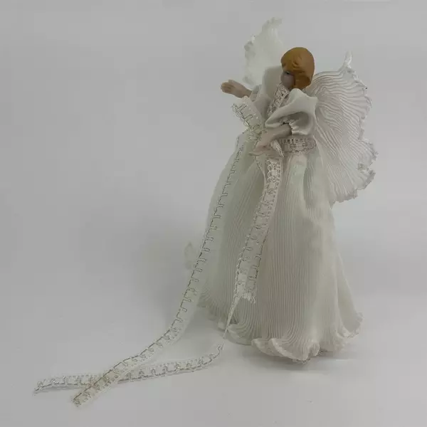 Christmas Angel Figurine Holiday Decor 8.5" Tall Good Pre-Owned Condition
