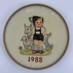 1988 M. J. Hummel 18th Annual Collector Plate Little Goat Herder Goebel Germany
