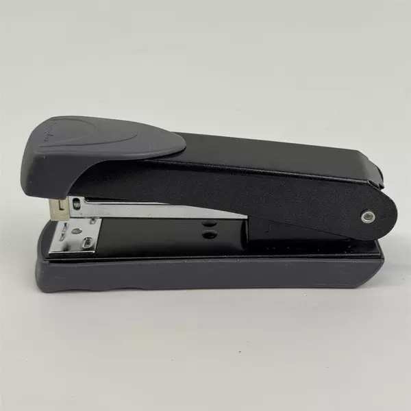 Swingline 33811 Stapler with Staple Remover