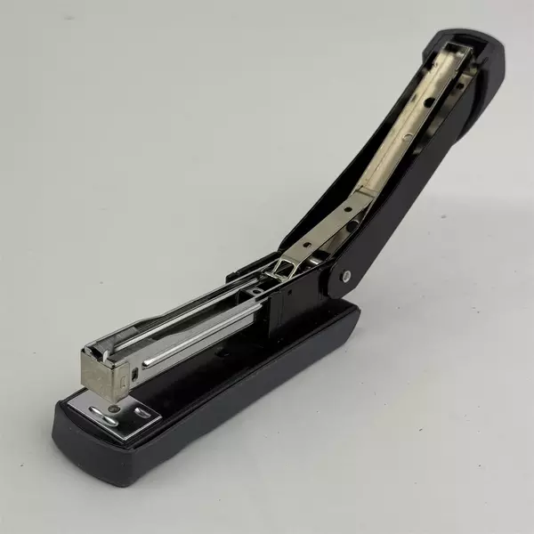 Swingline 33811 Stapler with Staple Remover