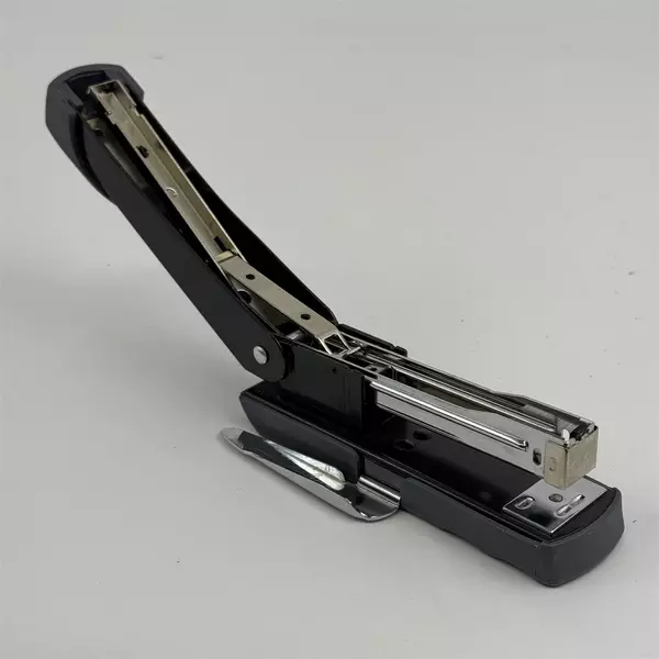 Swingline 33811 Stapler with Staple Remover