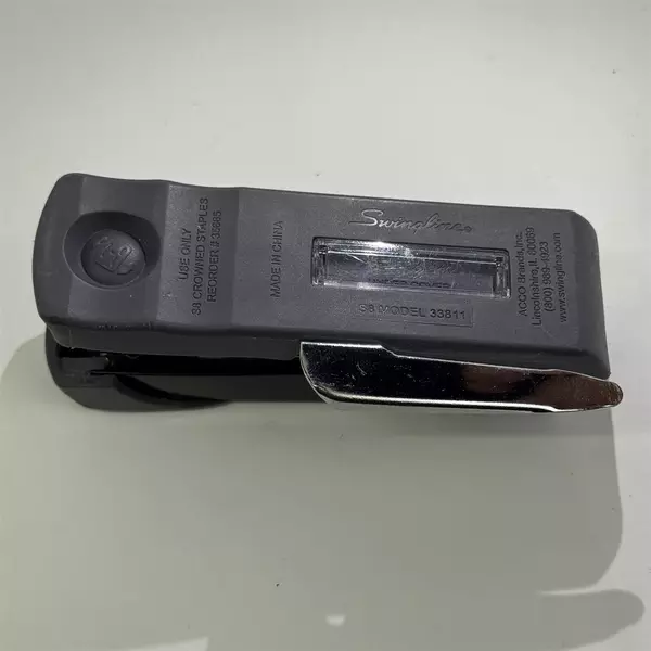 Swingline 33811 Stapler with Staple Remover