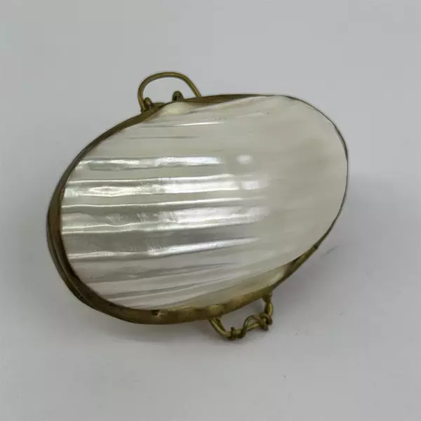 Vintage Mother of Pearl Shell Trinket or Pill Box Hinged Philippines