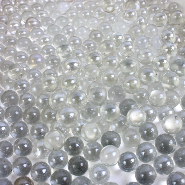 Lot Of 320 Unbranded Aquarium Glass Stones Marble Shaped Iridescent Clear