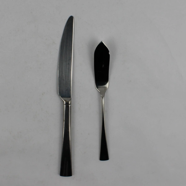 Lot Of 5 Mikasa Lucia (Stainless) Flatware 4 Dinner Knives 9.5" & 1 Butter Knife