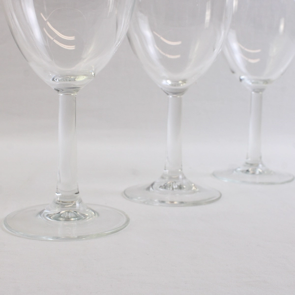 Lot Of 3 Matching Unbranded Clear Wine Glasses 7.25" Tall W/ 3.5" Tall Stem
