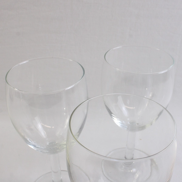 Lot Of 3 Matching Unbranded Clear Wine Glasses 7.25" Tall W/ 3.5" Tall Stem