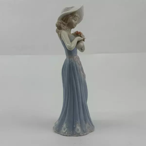 Vintage 1998 House of Lloyd Gathering Flowers 8" Porcelain Girl Figurine