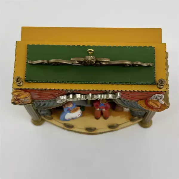 2003 Carlton Cards Heirloom Collection Oklahoma Lighted Music Box Works