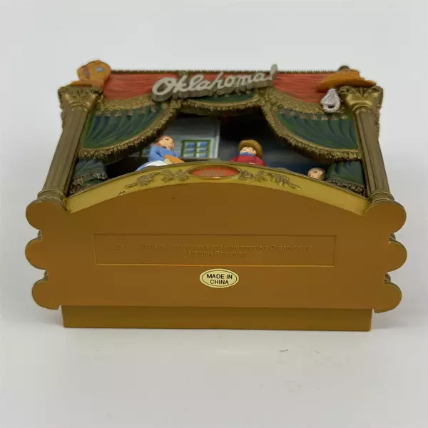 2003 Carlton Cards Heirloom Collection Oklahoma Lighted Music Box Works