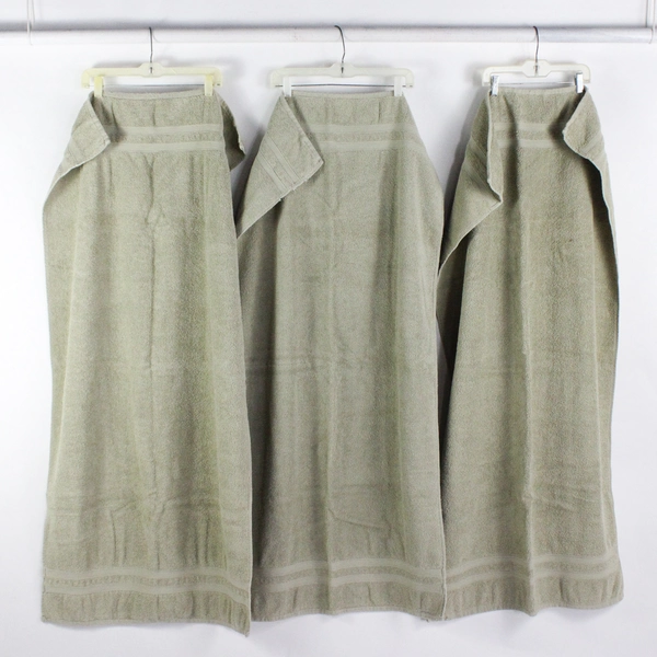 Lot Of 3 Matching Unbranded Solid Green Color Bath Towels (26.5" x 52.5")