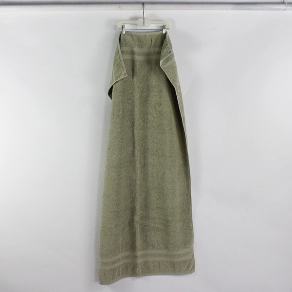 Lot Of 3 Matching Unbranded Solid Green Color Bath Towels (26.5" x 52.5")