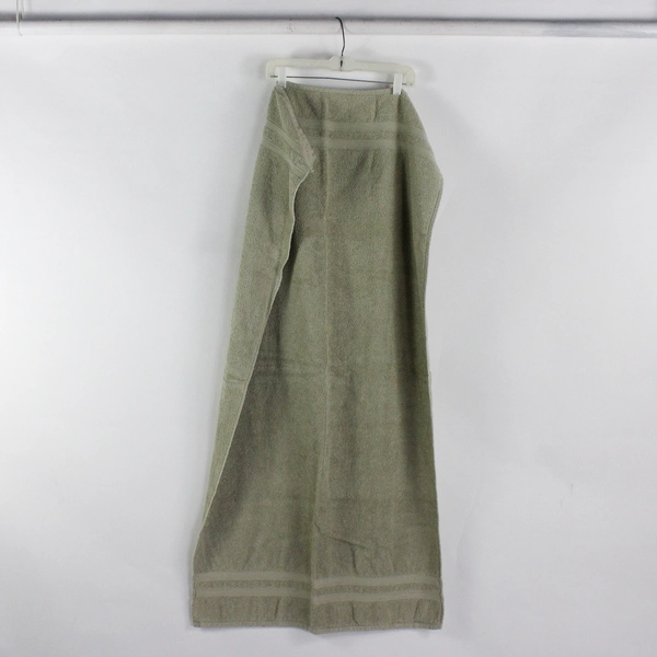 Lot Of 3 Matching Unbranded Solid Green Color Bath Towels (26.5" x 52.5")