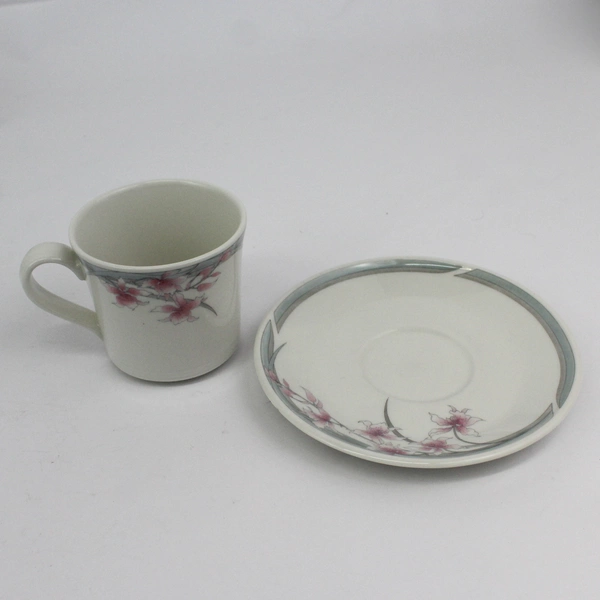 4 Sets of Royal Doulton Lambethware Mayfair Cups and Saucers 